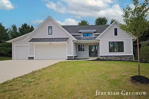4756 Braeburn St SE, Grand Rapids, MI 49546
