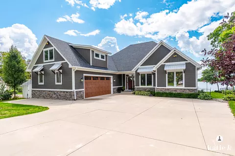 22133 Leota Dr, Sand Lake, MI 49343
