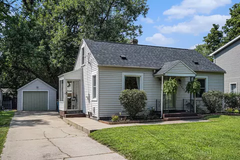 1509 Baker Dr, Kalamazoo, MI 49048