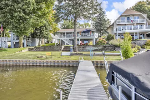 325 Nottingham Dr, Brooklyn, MI 49230