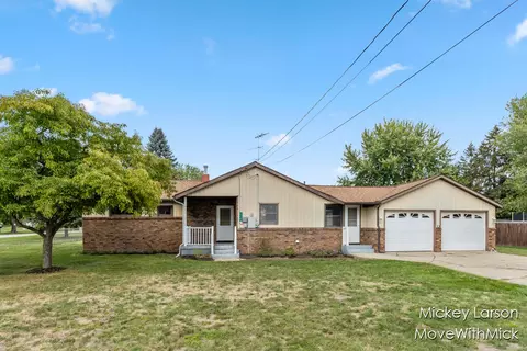 265 Jeffrey St NE, Cedar Springs, MI 49319