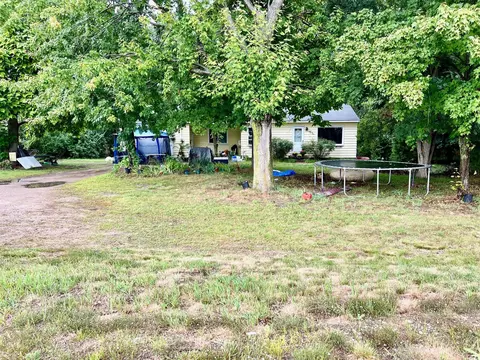4835 Harvey St, Norton Shores, MI 49444