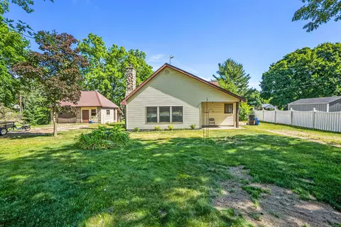 863 E Wilcox Ave, White Cloud, MI 49349