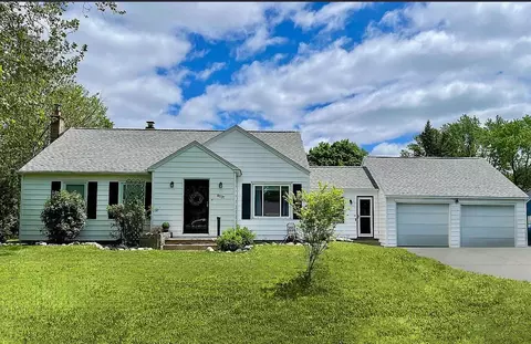 8037 Lake Wood Dr, Portage, MI 49002
