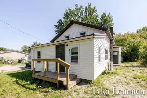 912 S Ravenna Rd, Ravenna, MI 49451