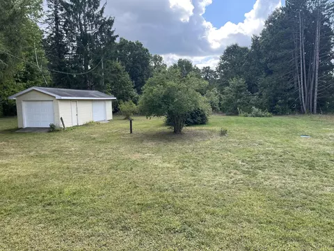 7613 W Stanton Rd, Stanton, MI 48888 photo 2