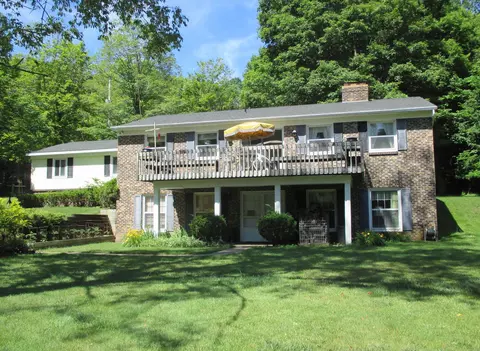 7380 Kimer Dr SE, Grand Rapids, MI 49512