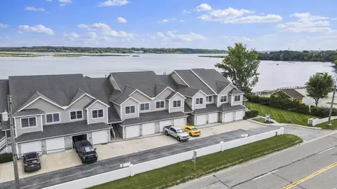43 Arthur St, Manistee, MI 49660