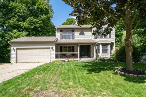 3980 Applegrove Ln, Lansing, MI 48911