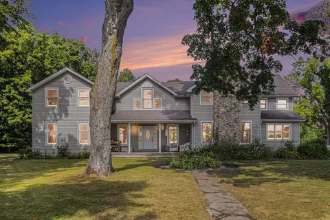 26464 Hamilton St, Edwardsburg, MI 49112