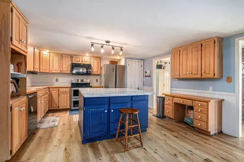 55945 Inn D Inn Dr, Dowagiac, MI 49047