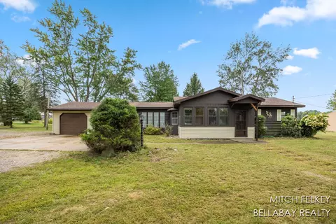 1116 128th Ave, Shelbyville, MI 49344