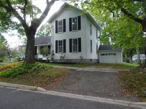 215 New St, Stanton, MI 48888