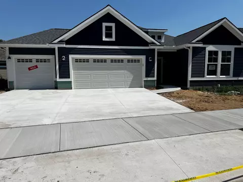 17504 Baltrusol Dr, Spring Lake, MI 49456