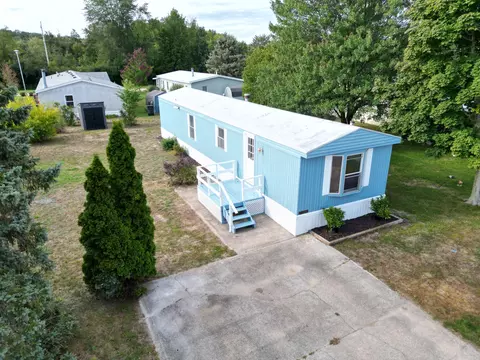 129 Maple Ct, Muskegon, MI 49445
