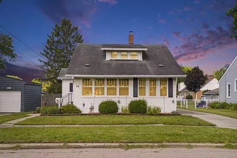 14 S 16th St, Niles, MI 49120