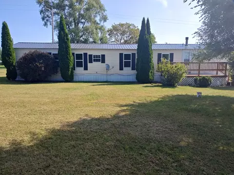 4829 S Derby Rd, Sidney, MI 48885 photo 2