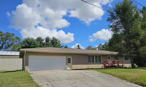 4872 Lester Ave, Fremont, MI 49412