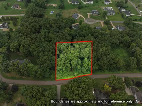 34 Maple Wood Dr, Edwardsburg, MI 49112