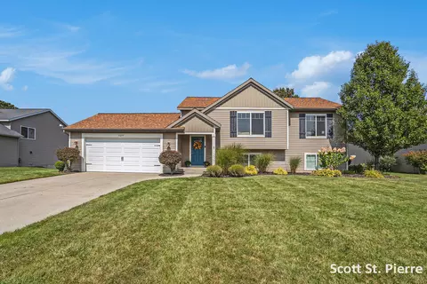 5279 Windfield Dr, Allendale, MI 49401