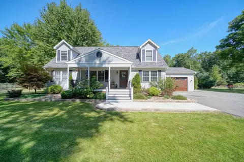 44038 Burtrig Rd, Belleville, MI 48111