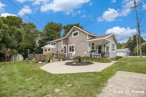 9012 Stebbins St, Montague, MI 49437