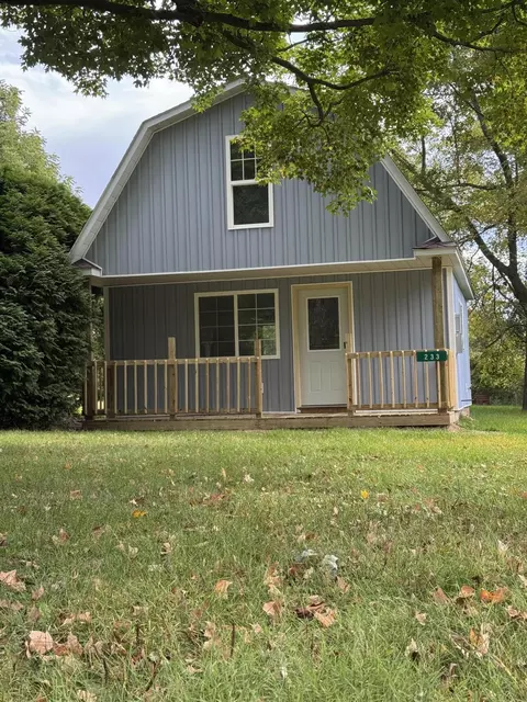 233 Davis St, Marcellus, MI 49067