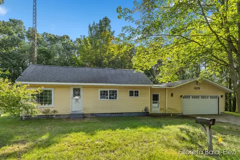 3176 Klug St, Muskegon, MI 49444
