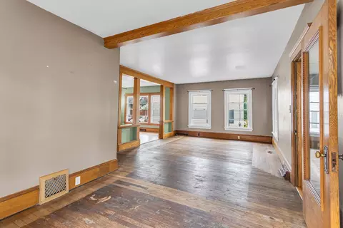 1117 Burr St, Jackson, MI 49201 photo 3