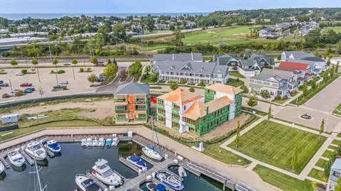 922 Sailors Way, St. Joseph, MI 49085