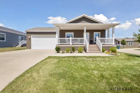 5933 Trillium Hills Dr NE, Rockford, MI 49341