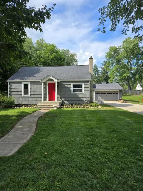 15 Goodrich Ave, Hillsdale, MI 49242