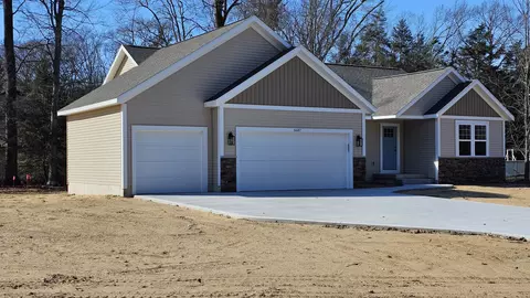 6687 Shari Dr, Whitehall, MI 49461