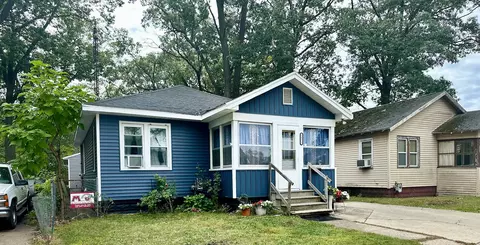 1071 Kampenga Ave, Muskegon, MI 49442