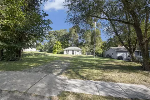 418 Hutchinson St, Kalamazoo, MI 49001