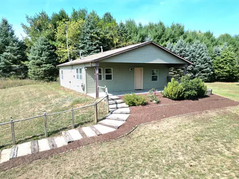 10888 M-60, Three Rivers, MI 49093