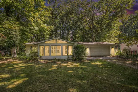 1527 Fern St, Allegan, MI 49010