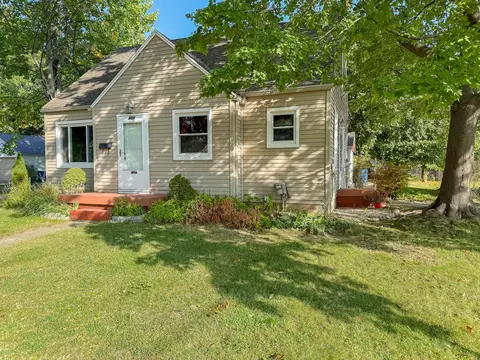 406 N Riverview Dr, Parchment, MI 49004