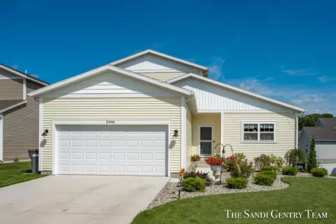 5996 N Bear Den Trl, Muskegon, MI 49444