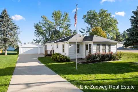 975 Lee St, Martin, MI 49070