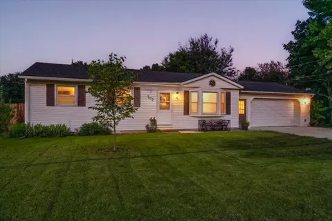 502 S 35th St, Galesburg, MI 49053