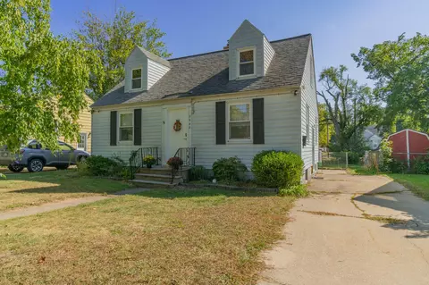 2648 Bellevue Rd, Norton Shores, MI 49441