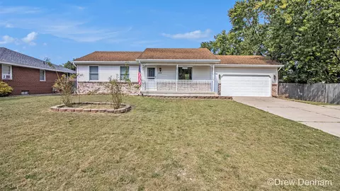 2435 Prairie St SW, Wyoming, MI 49519
