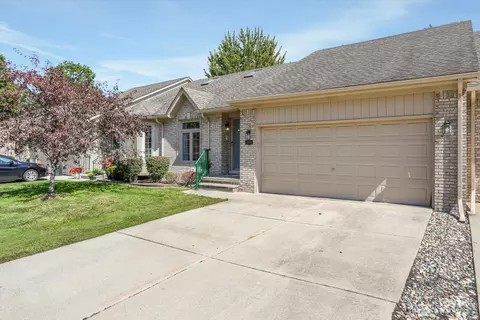 35152 Kings Forest Blvd, Clinton Twp, MI 48035