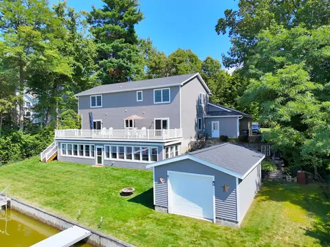 86640 60th St, Decatur, MI 49045