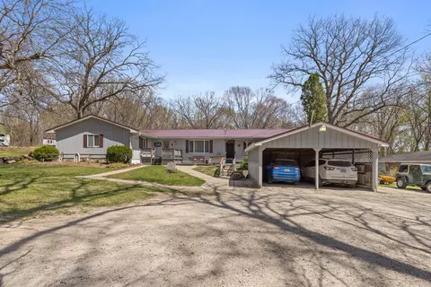 8280 N Neff Rd, Edmore, MI 48829