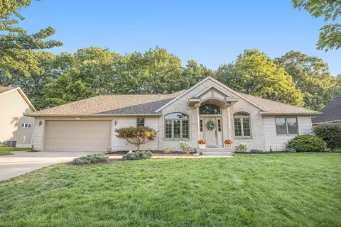 2343 Westwinde Dr NW, Grand Rapids, MI 49504