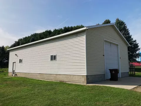 651 E Forest St, Edmore, MI 48829 photo 29