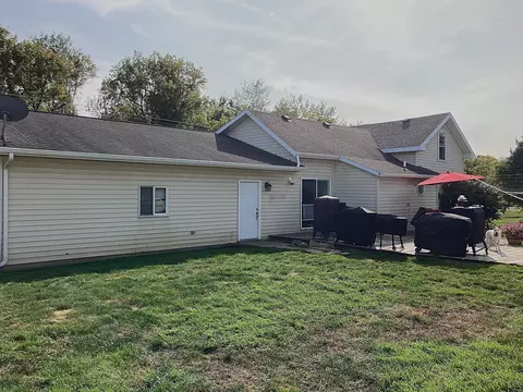 651 E Forest St, Edmore, MI 48829 photo 3