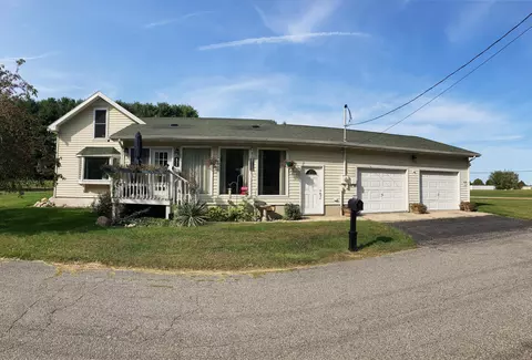 651 E Forest St, Edmore, MI 48829